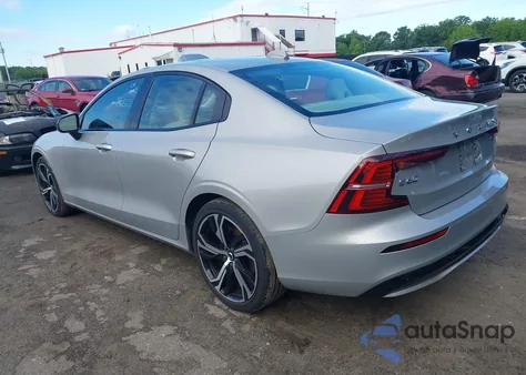 2024 Volvo S60 B5 Core Dark Theme из США, поврежденный, VIN 7JRL12TK0RG294377